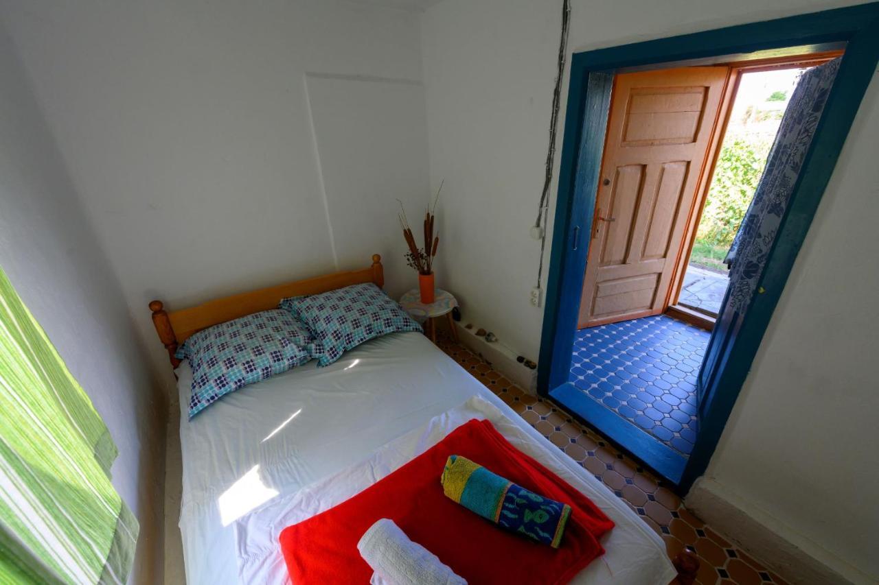 Danube Delta Hostel Homestay & Camping Сулина Экстерьер фото